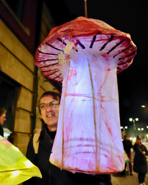 Lanterns Well Together 14